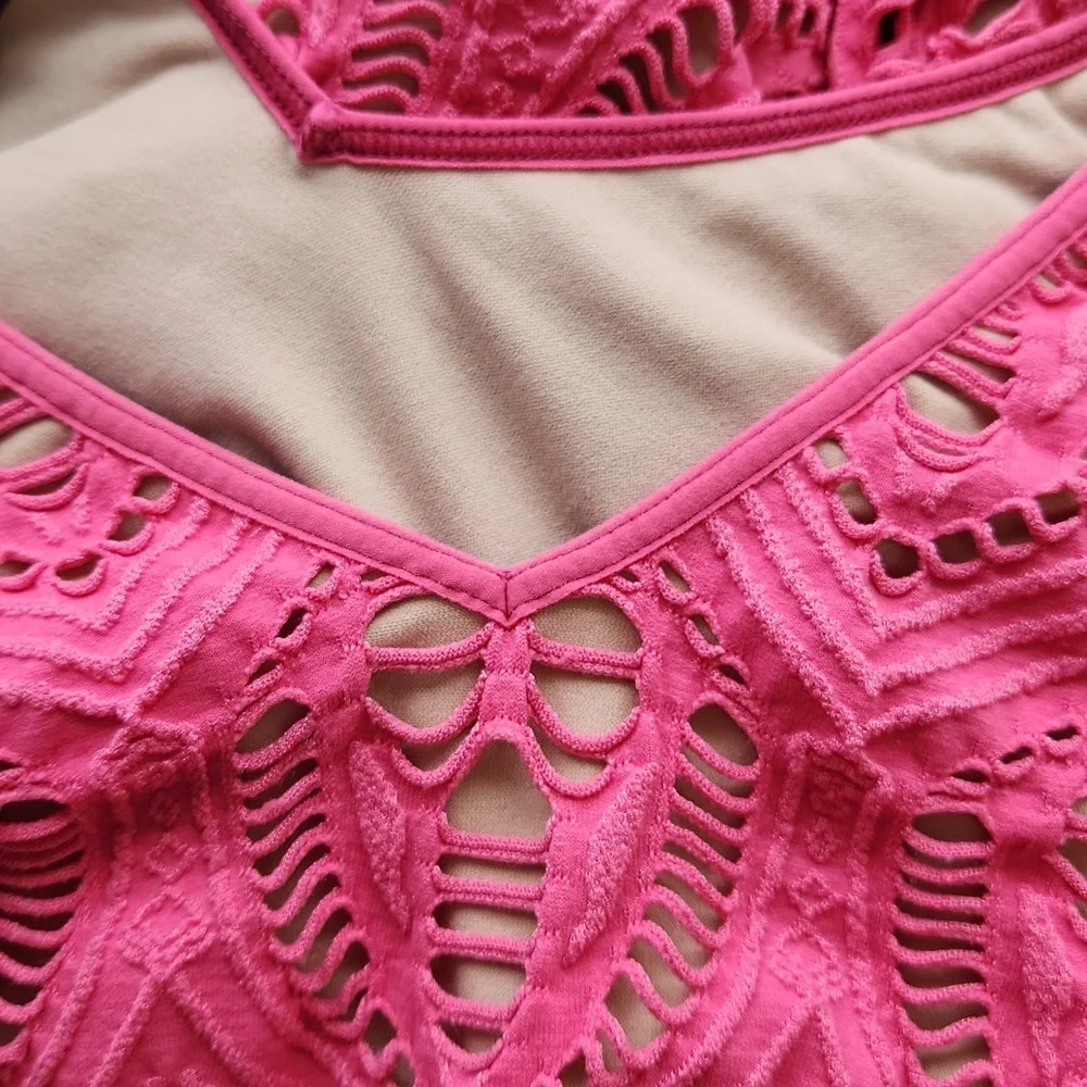 Bebe Lace Overlay Fitted Long Sleeve Dress Pink Cream M L - Picture 15 of 15